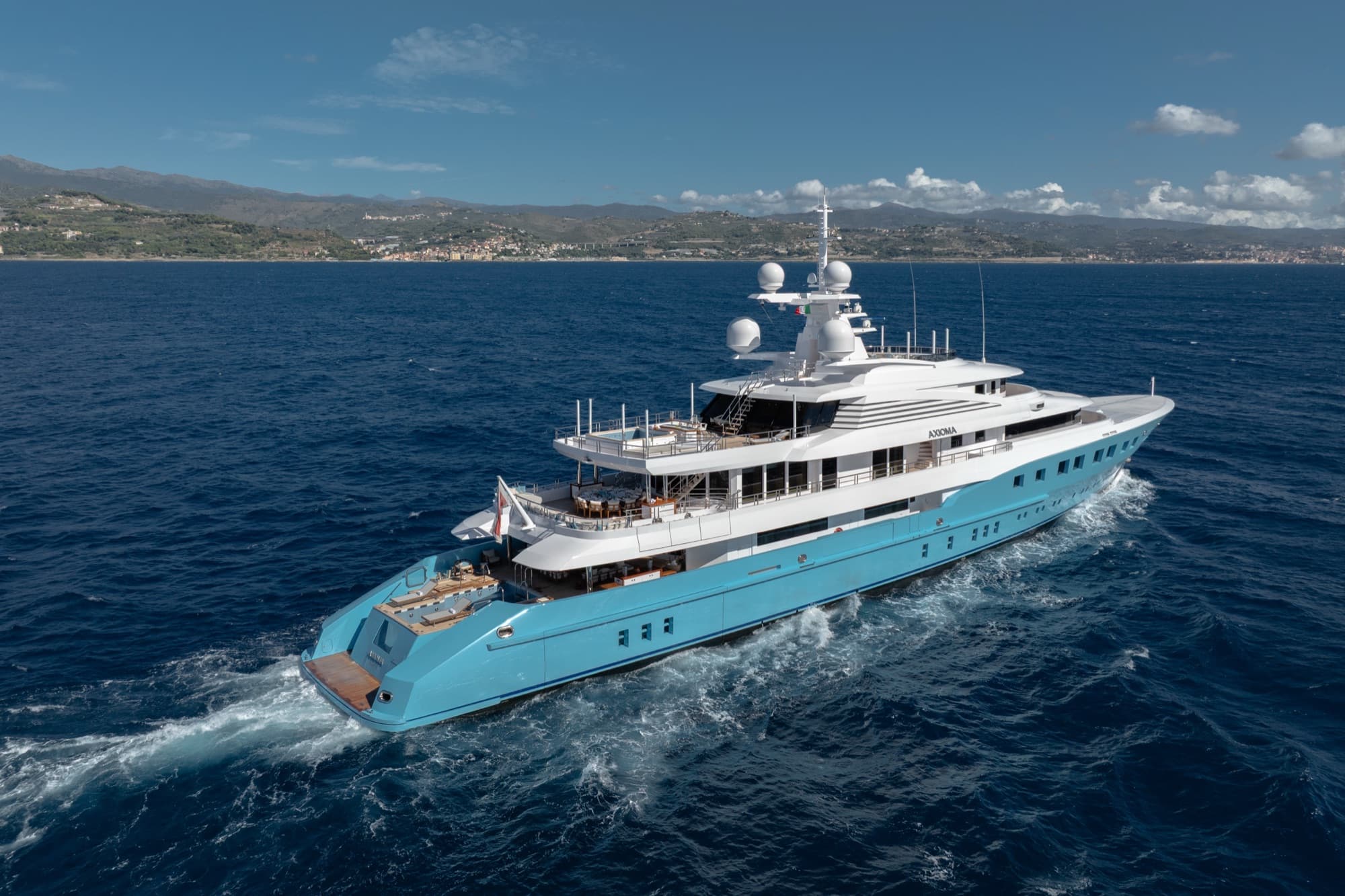 AXIOMA deck layout from above